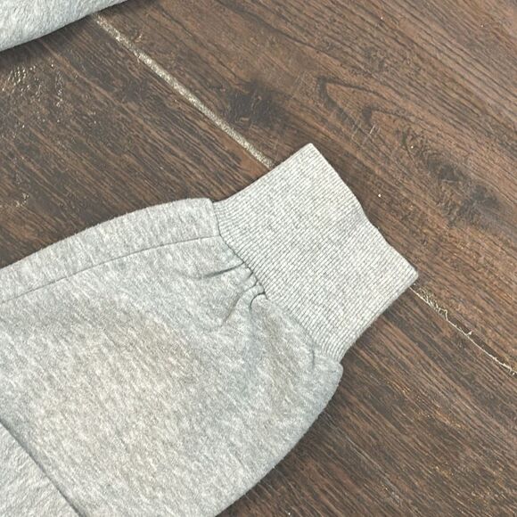 ✨ H&M Gray Joggers with Pockets and Drawstring - Size XS, 28-Inch Inseam - Picture 2 of 4